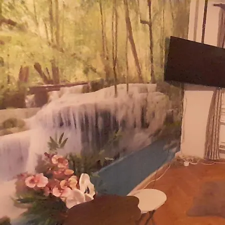 Di Apartment *