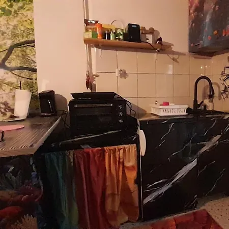 Di Apartment *